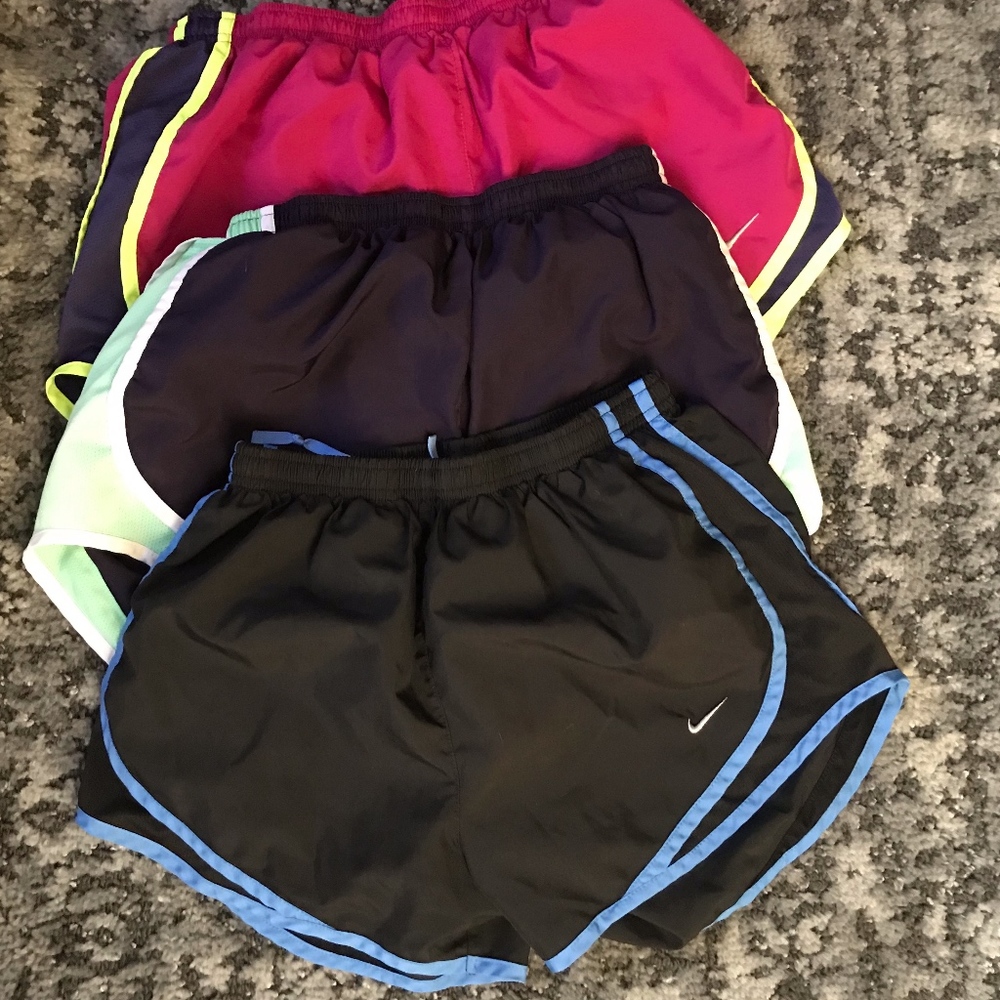 Nike shorts bundle size S women